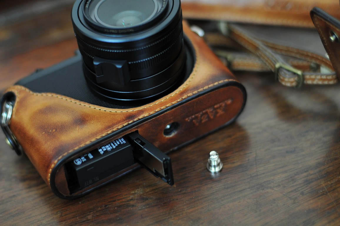 Shop Leica Q Leather Half Case | Camera Accessories Online