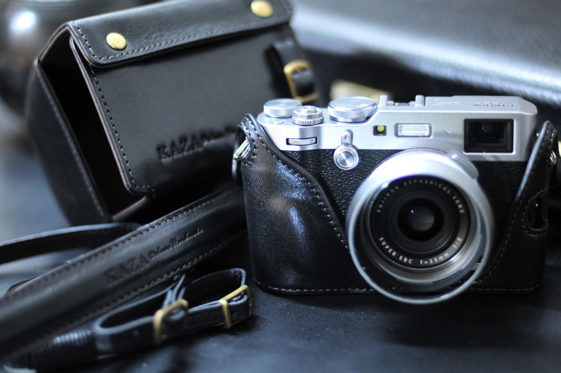 Leather case half case 富士X100F 用カメラケース Fujifilm X100F 相機皮套 by KAZA