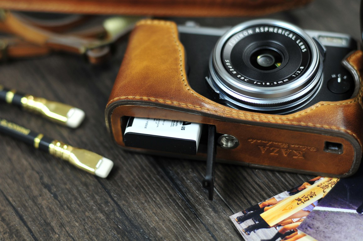 Leather case half case 富士 X70 用カメラケース Fujifilm X70 相機皮套 by KAZA