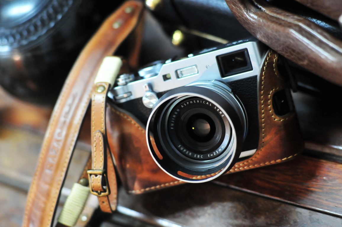 Leather case half case 富士X100F 用カメラケース Fujifilm X100F 相機皮套 by KAZA