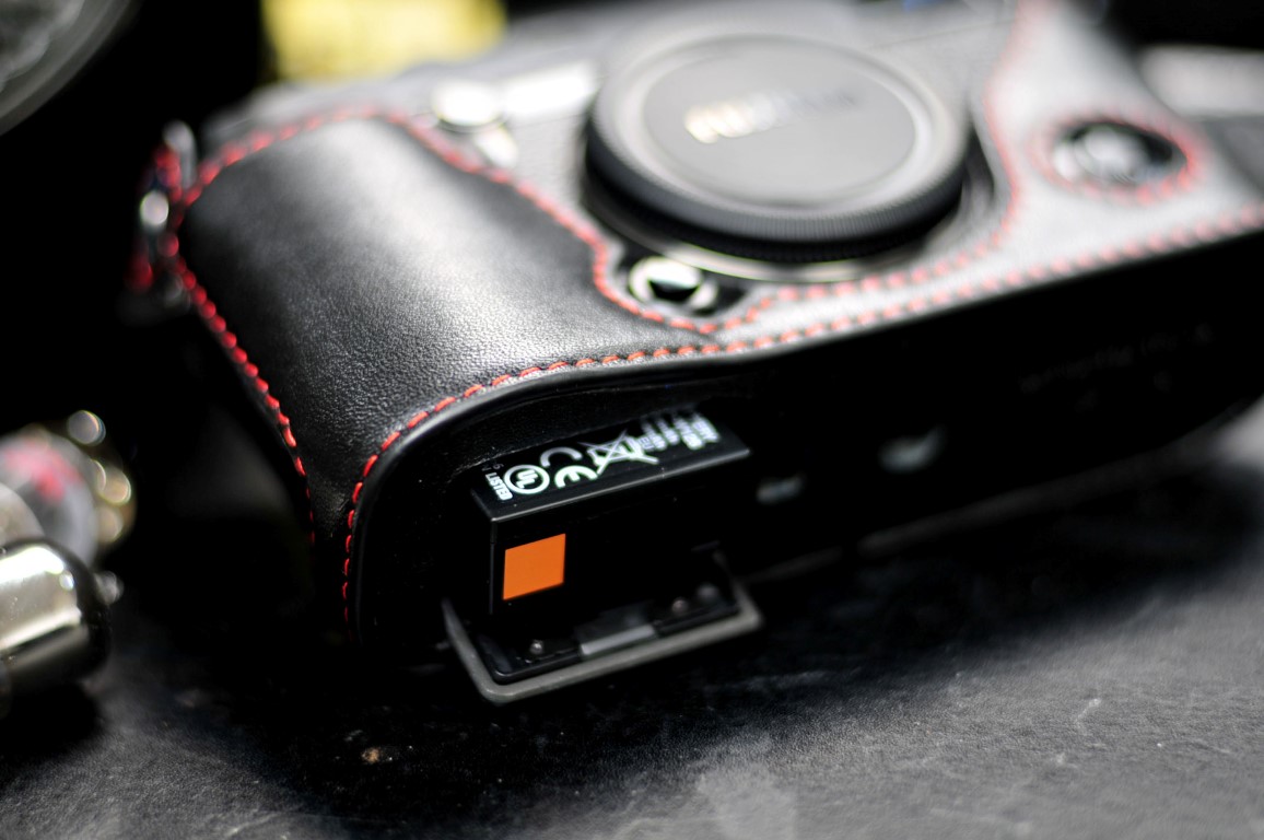 Leather case half case 富士 Xpro2 用カメラケース Fujifilm Xpro2 相機皮套 by KAZA
