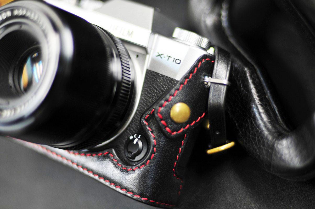 half case Leather case 富士XT10 用カメラケース Fujifilm XT10 相機皮套 by KAZA
