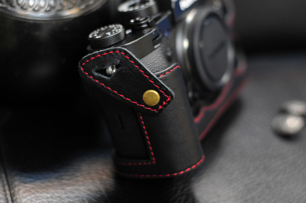 Leather half case 富士XT2 用カメラケース Fujifilm XT2 相機皮套 by KAZA