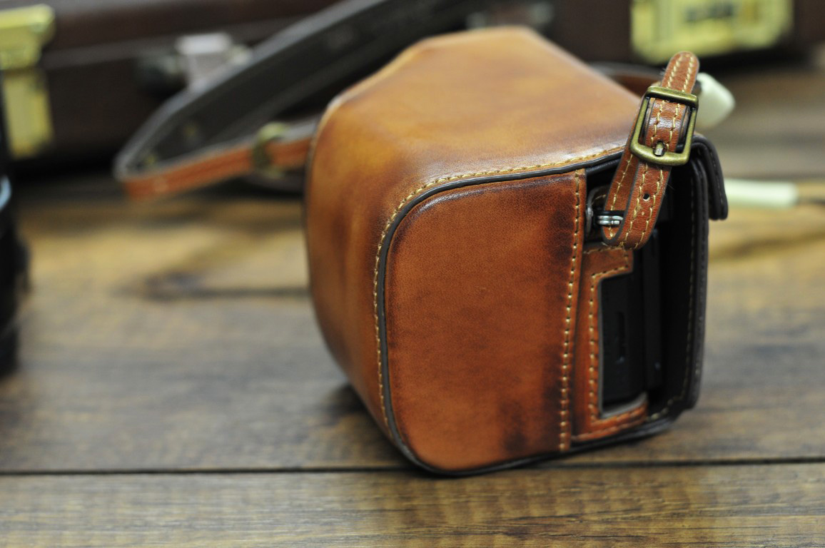 SONY A6500 相機皮套 Leather half case / case set ソニー A6500 用カメラケース by KAZA