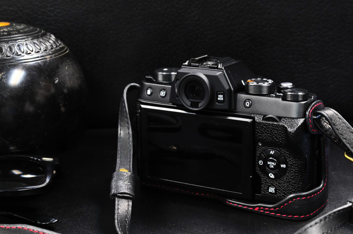 xt100 x-t100 leather half case カメラケース