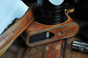 leica q2 leather half case accessories