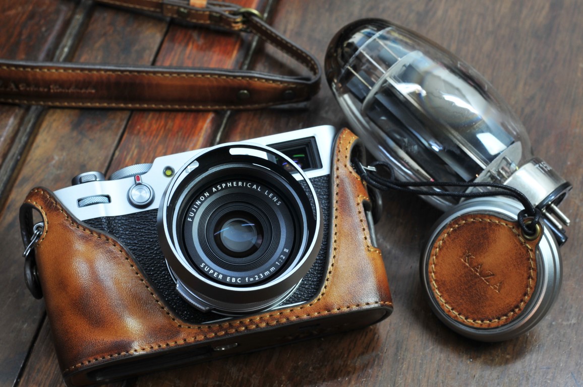 Fujifilm X100V Half Case | Leather Camera Case