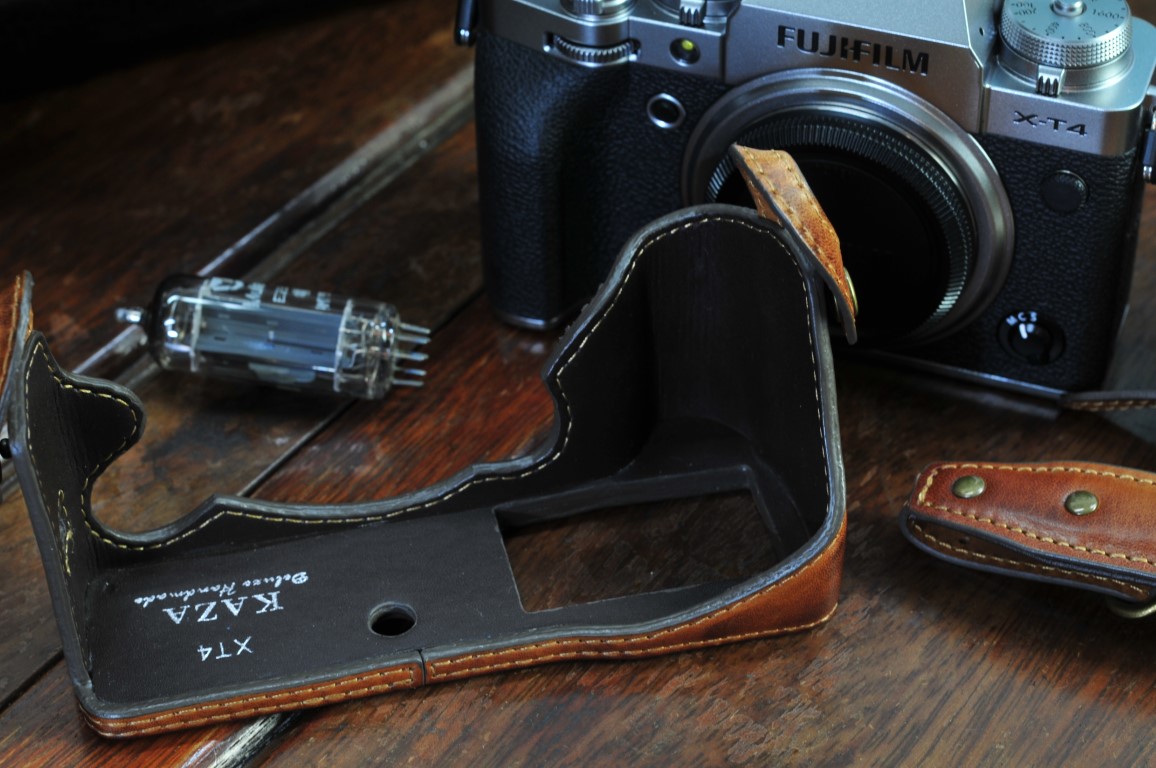 Fujifilm x-t4相機皮套, x-t4 leather case, fujifilm xt4カメラケース, フジフィルムxt4ボディケース, x-t4 half case,