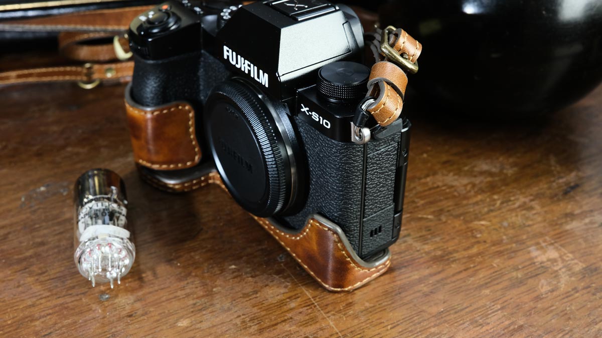 Fujifilm X-S10用カメラケース, Fujifilm X-S10相機皮套, Fujifilm X-S10 leather case, Fujifilm X-S10 half case,