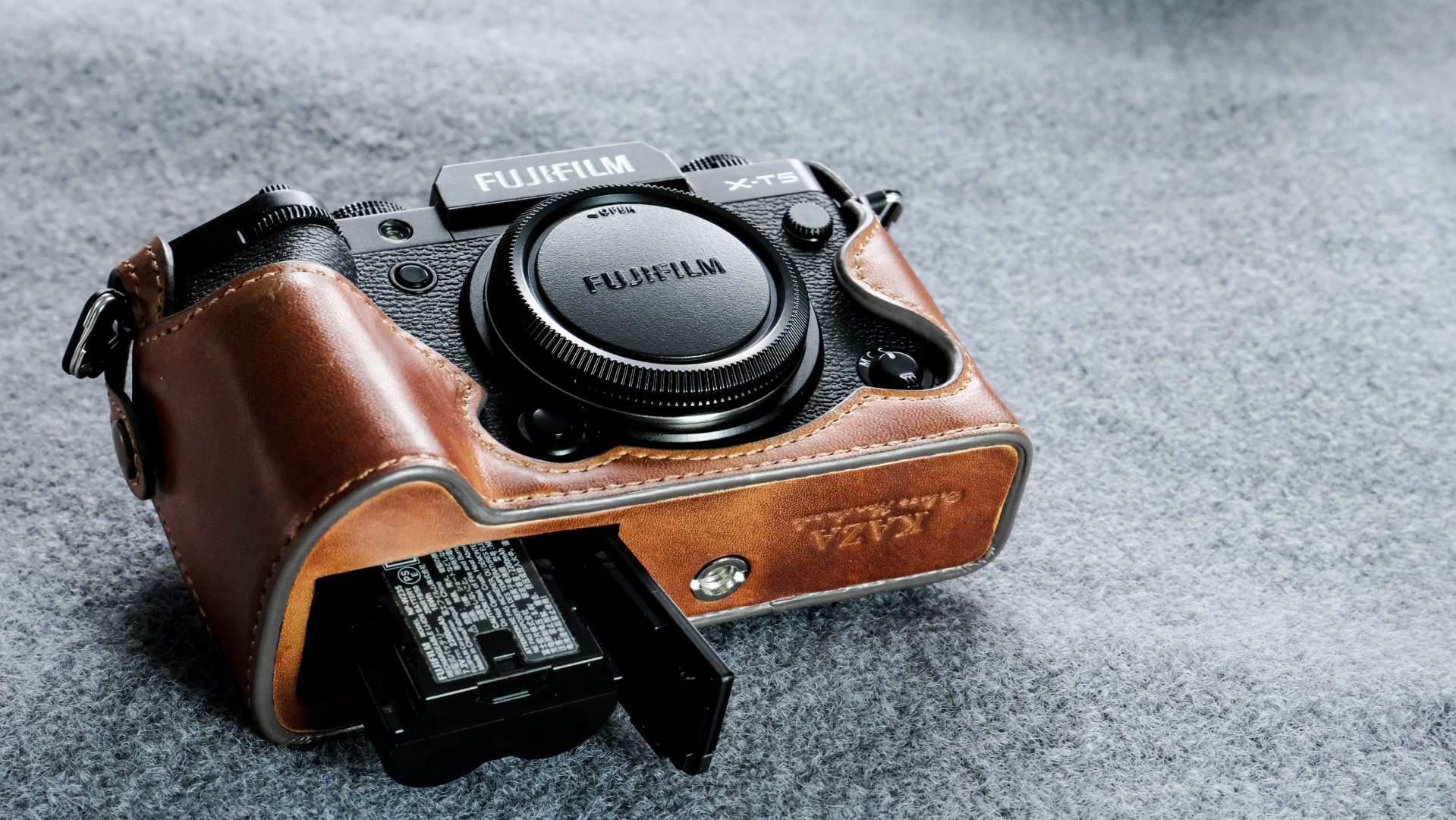Fujifilm X-t5用カメラケース,
Fujifilm X-t5相機皮套,
Fujifilm X-t5 leather case,
Fujifilm X-t5 half case