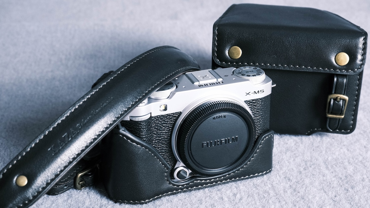 fujifilm Xm5 leather case ,Xm5 レザーケース, xm5 ハーフケース, xm5 half case